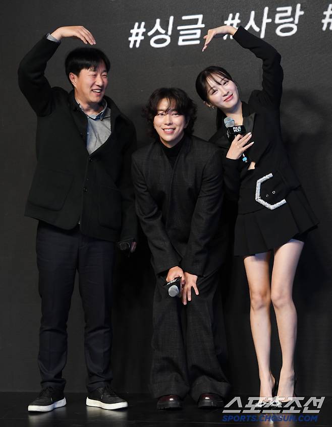 펄스픽 론칭 미디어데이가 14일 서울 강남구 논현동 GB성암아트홀에서 열렸다. 이정섭 감독, 윤현민, 정혜성이 포토타임을 갖고 있다. 논현동=박재만 기자 pjm@sportschosun.com/2025.01.14/