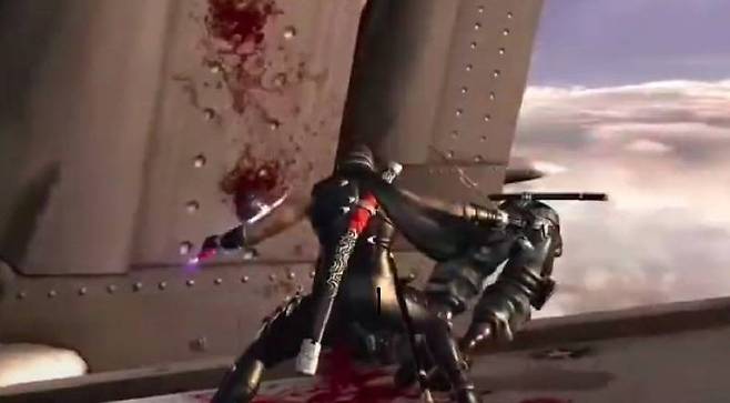 고어한 연출로 유명하다