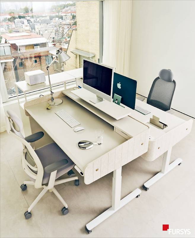 퍼시스의 모션데스크 ‘M703’.  퍼시스 제공