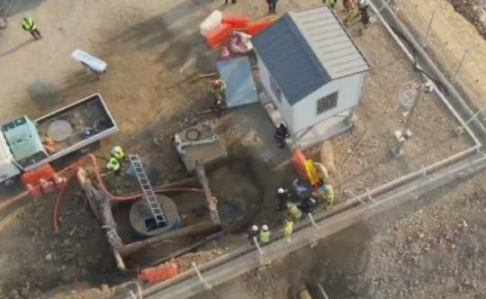 14일 오후 울산 남구 울산지피에스 내 경동이앤에스 배관 설치 공사 현장에서 배관이 터져 작업자 1명이 크게 다쳤다. 울산소방본부 제공