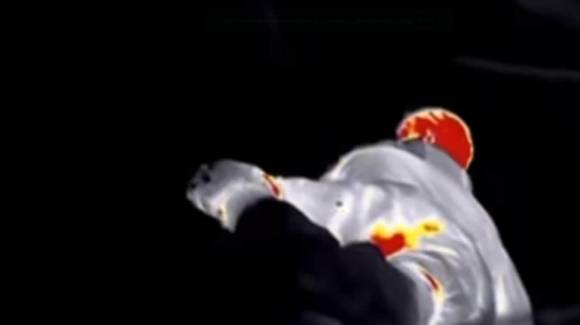 우크라이나 특수작전군(SOF) 제6연대의 한 대원이 소지한 열화상 카메라에 찍힌 북한군 병사. 그는 우크라이나 군인들이 접근하자 수류탄을 터뜨려 스스로 목숨을 끊었다. / 출처=SOF 텔레그램