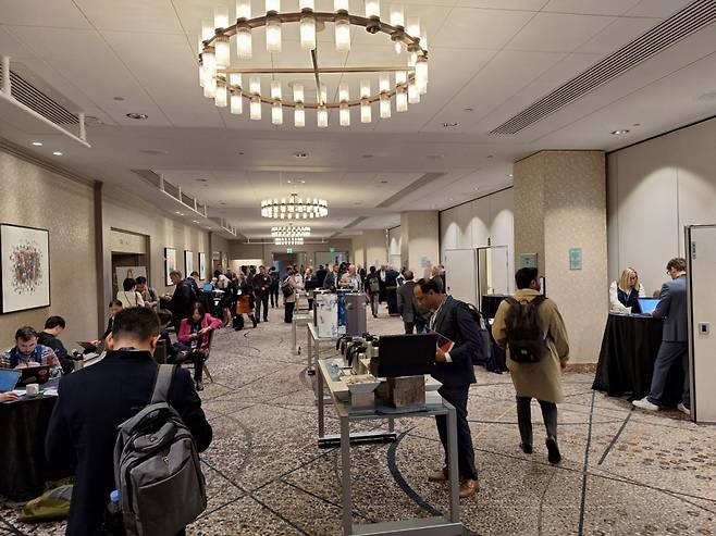 14일(현지시간) 미국 샌프란시스코에서 열린 'JP모건 헬스케어 콘퍼런스'-'바이오텍 쇼케이스 2025' 행사장 모습. /사진제공=동운아나텍