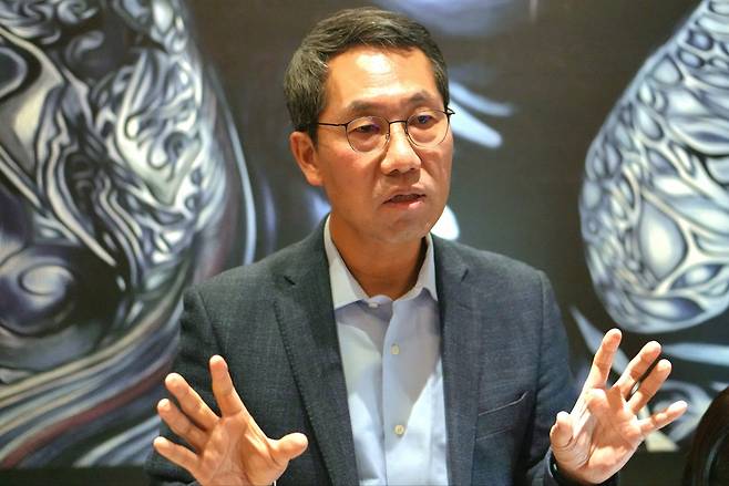 이동훈 SK바이오팜 사장이 14일(현지시간) 미국 샌프란시스코에서 열린 JP모건 헬스케어 콘퍼런스에서 유로파마와의 디지털 헬스케어 조인트 벤처 설립 계획을 발표하고 있다.   [SK바이오팜 제공]