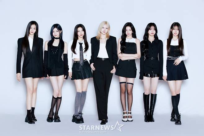 걸그룹 베이비몬스터(BABYMONSTER)가 서울 마포구 합정동 YG엔터테인먼트에서 진행된 첫 번째 정규앨범 '드립(DRIP)' 발매 기념 기자간담회에 참석해 포즈를 취하고 있다.  '드립'은 앨범을 가득 채우고도 흘러 넘치는 베이비몬스터의 매력을 응축한 결정체다. 심혈을 기울여 구성한 9개의 트랙으로 베이비몬스터만의 음악 색깔을 한층 더 다채롭게 풀어냈다. /사진제공=YG엔터테인먼트 /사진=김창현 chmt@