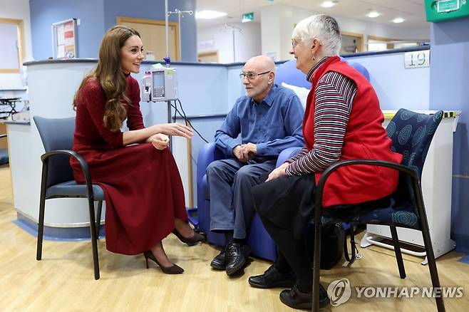 병원 방문한 영국 왕세자빈 [AFP 연합뉴스]