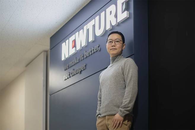 이진환 뉴처 대표를 뉴처 본사에서 만났다 / 출처=IT동아