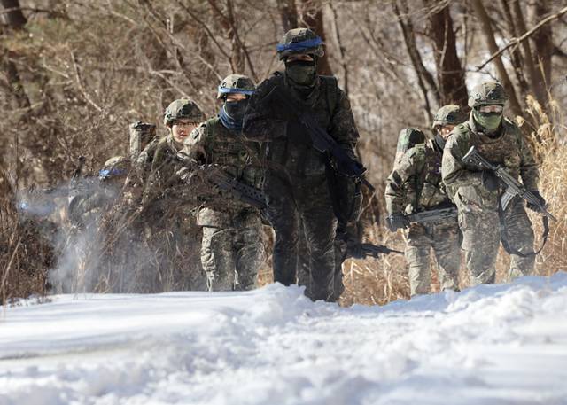 ▲ 육군 제15보병사단은 화천군과 철원군 일대에서 지난 13일부터 17일까지 혹한기 훈련을 실시하고 있다.