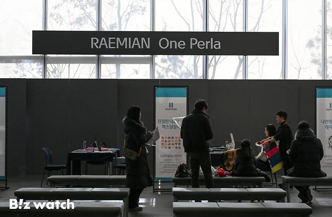 삼성물산이 17일 방배6구역 '래미안 원페를라'의 견본주택을 서울 송파구에 개관하고, 본격적인 분양에 나섰다./사진=이명근 기자 qwe123@