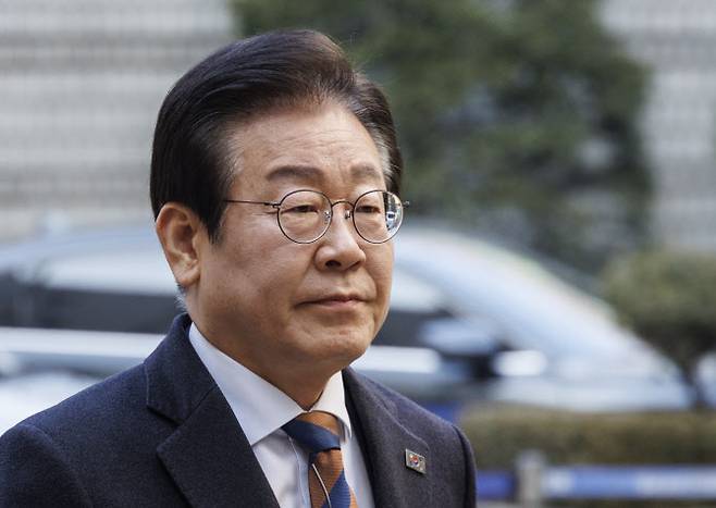 이재명 더불어민주당 대표가 17일 오전 서울 서초구 서울중앙지방법원에서 열린 ‘대장동 배임·성남FC 뇌물’ 1심 속행 공판에 출석하고 있다. (사진=연합뉴스)