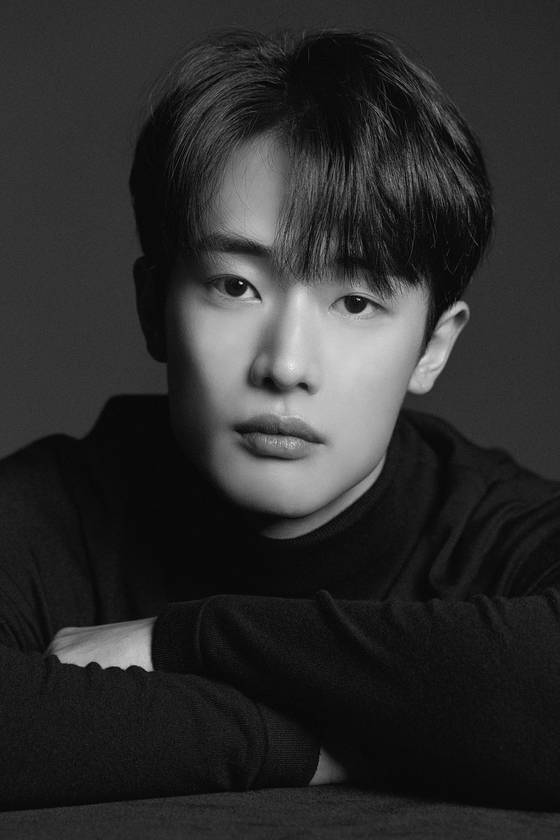 최우진, 위에화엔터테인먼트코리아 제공