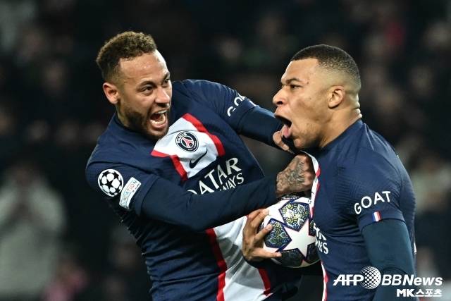 네이마르는 ”음바페는 짜증나는 사람은 아니다. 나와 그 사이에 약간 다툼은 있었지만 처음 팀에 왔을 때는 정말 중요한 존재였다. 나는 음바페를 ’골든보이‘라고 불렀다. 늘 그와 함께 경기를 했고 최고의 선수 중 한 명이 될 거라고 말했다“고 이야기했다. 사진=AFPBBNews=News1