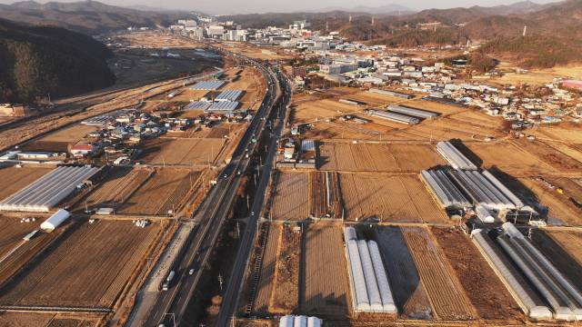 지난달 26일 오후 경기도 용인시 시스템반도체클러스터 국가산업단지 부지 모습. 연합뉴스