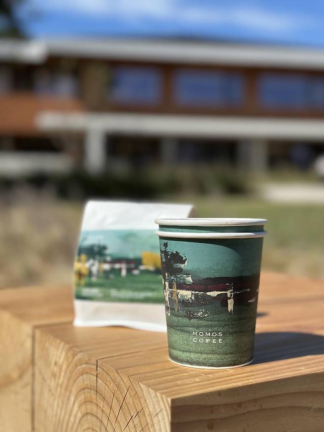 도모헌 그림을 패키지에 담은 모모스커피. 모모스커피 제공