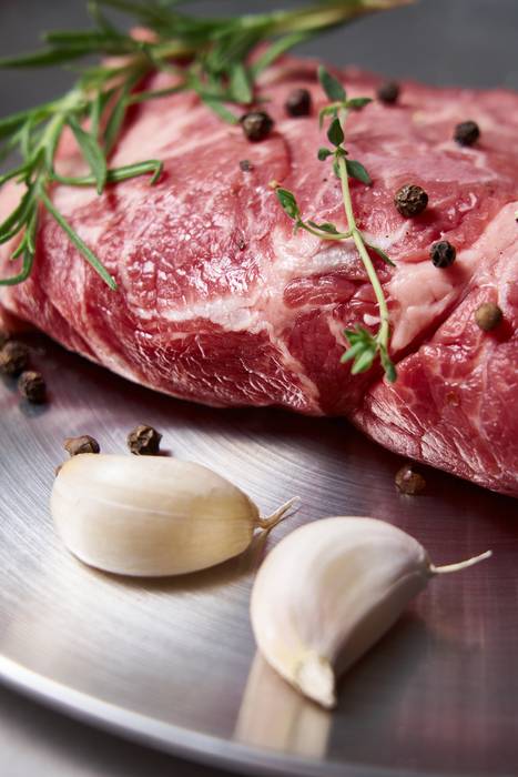 소고기, 돼지고기 등 적색육과 그 가공식품을 많이 먹으면 치매 위험이 13% 증가한다는 연구 결과가 나왔다. 사진=게티이미지