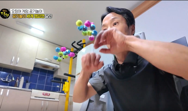 세계스피드공기협회가 주관하는 ‘스피드공기’ 대회에서 6.57초 기록으로 랭킹 1위를 차지한 임광택씨. SBS <생활의 달인> 화면 갈무리