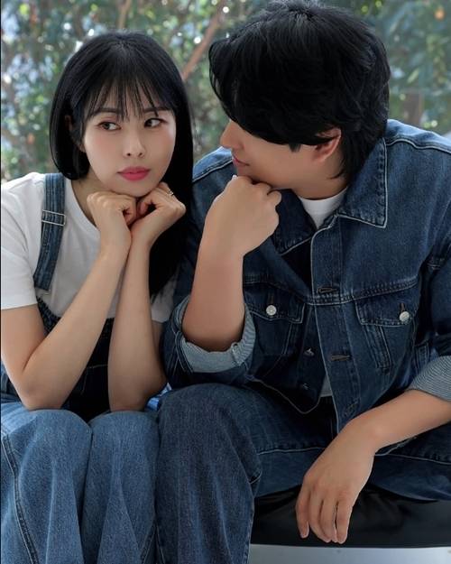 방송인 서동주(41)가 웨딩 화보를 통해 4살 연하의 예비 남편을 최초로 공개하며 팬들의 뜨거운 관심을 받고 있다. 사진=서동주 SNS