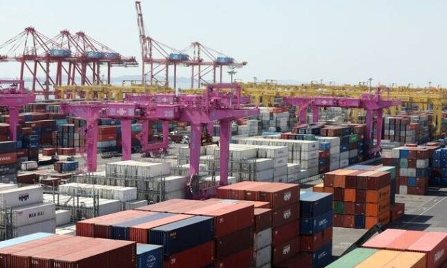 인천 연수구 인천신항 컨테이너 모습. 뉴스1