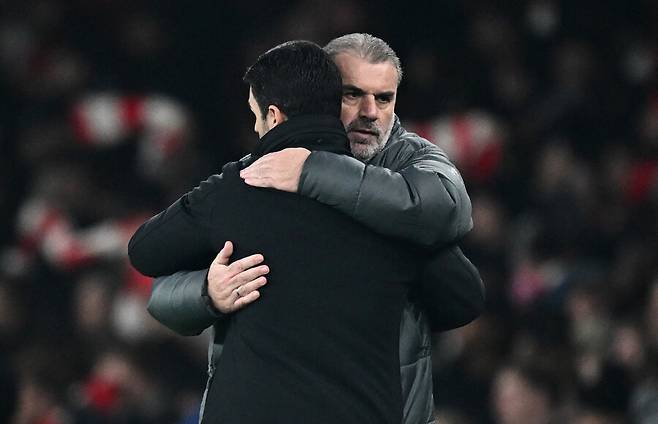 ▲ \"수동적이었다\"라는 표현 그대로 엔제 포스테코글루 토트넘 홋스퍼 감독도 아스널의 능동적인 움직임에 대처가 늦었다. ⓒ연합뉴스/REUTERS/AFP