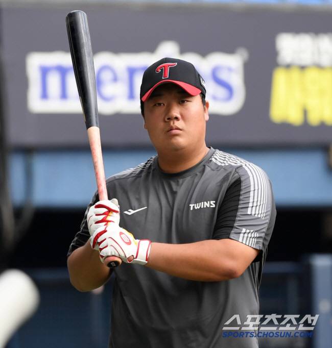 25일 잠실구장에서 열린 LG 트윈스와 한화 이글스의 경기. LG 김범석이 타격 훈련을 하고 있다. 잠실=박재만 기자 pjm@sportschosun.com/2024.09.25/