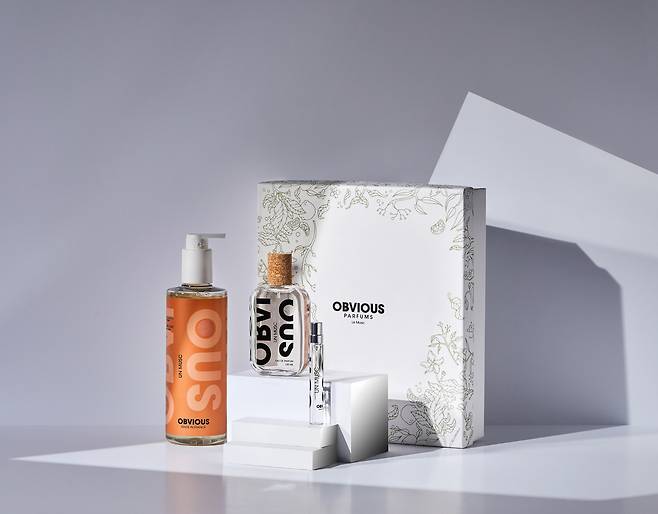 니치 향수 컨셉 스토어 ‘리퀴드 퍼퓸바’의 ‘어비어스 뮈스끄 기프트 세트’. 어비어스의 대표 향수 뮈스끄 향으로 구성된 향수& 리퀴드 솝으로 구성됐다. 리퀴드 퍼퓸바.