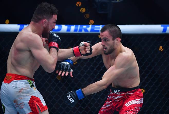 메랍 드발리쉬빌리(왼쪽)가 우마르 누르마고메도프를 이겼다. 사진=로이터 연합뉴스