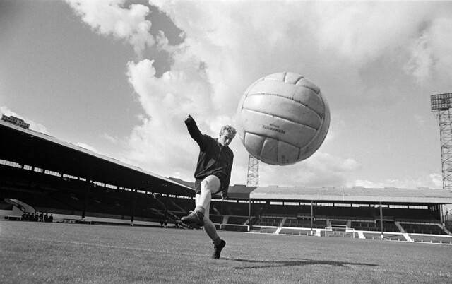 작고한 맨유 전설 데니스 로. 맨유 홈페이지 캡처