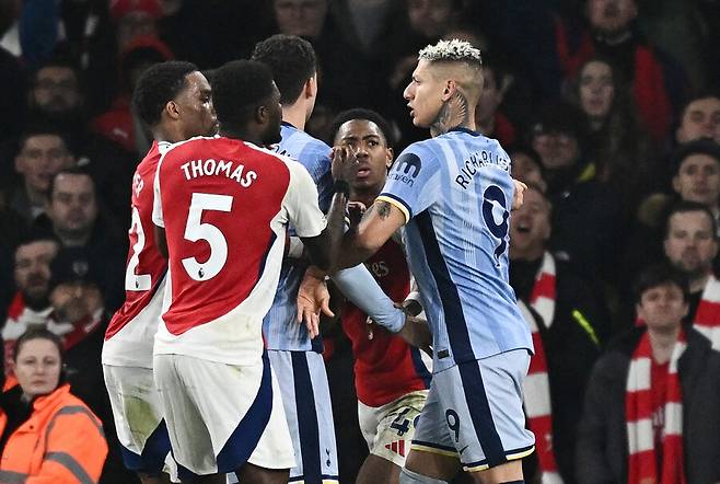 ▲ 히샤를리송은 최근 아스널과의 북런던 더비에 손흥민을 대신해 교체로 출전하며 부상 복귀를 알렸다. ⓒ연합뉴스/AFP/REUTERS