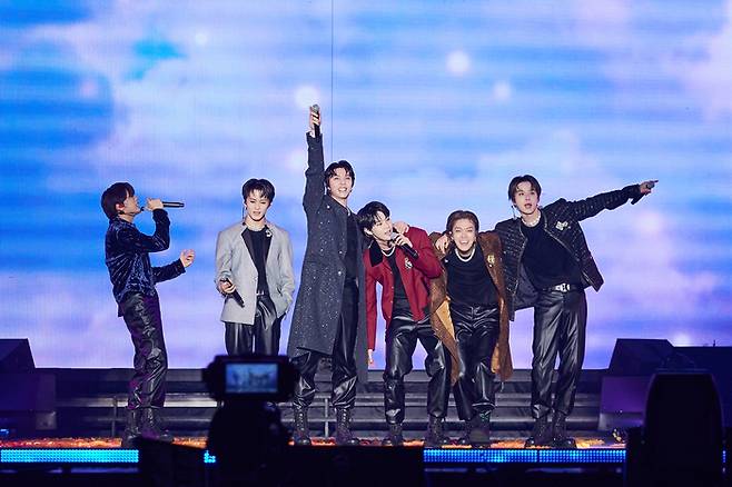 19일 엔시티 127 네 번째 단독 콘서트 ‘엔시티 127 4TH 투어 ‘네오 시티 – 더 모멘텀’’이 열린 서울 구로구 고척스카이돔. 사진 | SM
