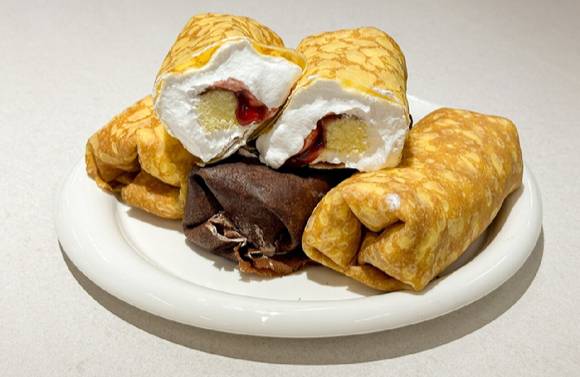 최근 소비자들 사이에서 수건케이크가 인기를 끌고 있다. 각 편의점은 관련 제품을 속속 내놓고 있다. [사진=GS25]