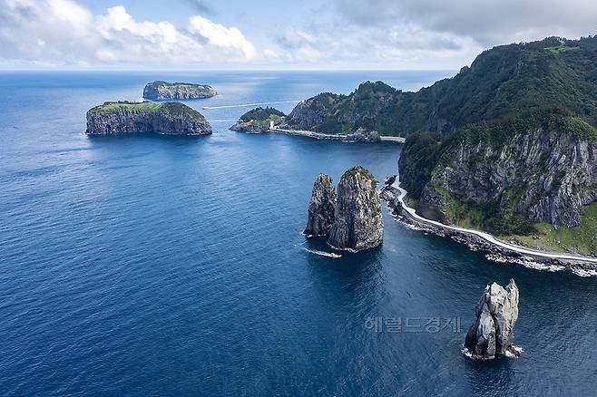 해양수산부가 국내 무인도서 100선에 선정한 울릉도 관음도와 삼선암