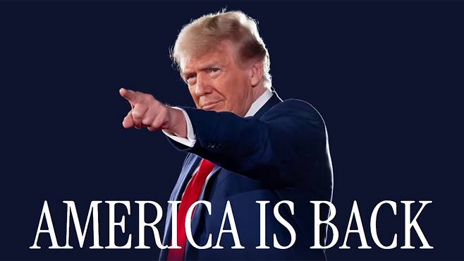 백악관 홈페이지 첫 화면은 트럼프 대통령의 사진과 함께 '미국이 돌아왔다'는 문구로 장식됐다. [사진 | 뉴시스]