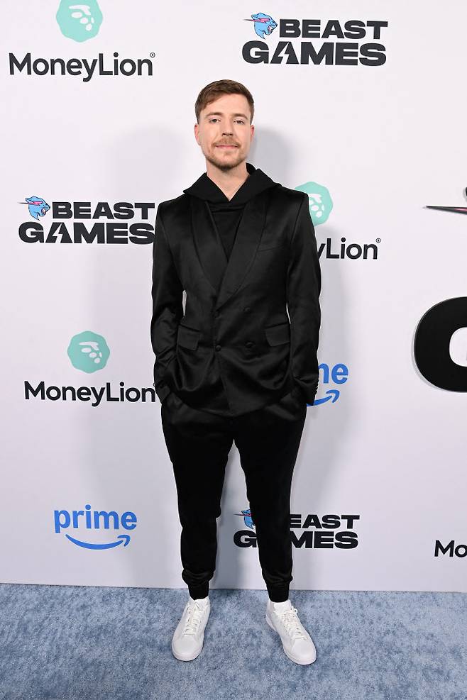 미스터비스트가 2024년 12월 18일 캘리포니아 산타모니카에서 열린 콘텐츠 크리에이터 특별 상영회에서 새로운 프라임 비디오 경쟁 시리즈 ‘미스터비스트 게임즈’의 첫방을 축하하기 위해 참석하고 있다. (사진=AFP)