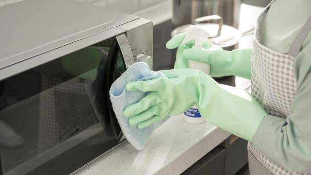 독감 바이러스는 48시간 동안 생존할 수 있어 회복 이후에도 주변에 남아있을 수 있다 | 출처: 클립아트코리아