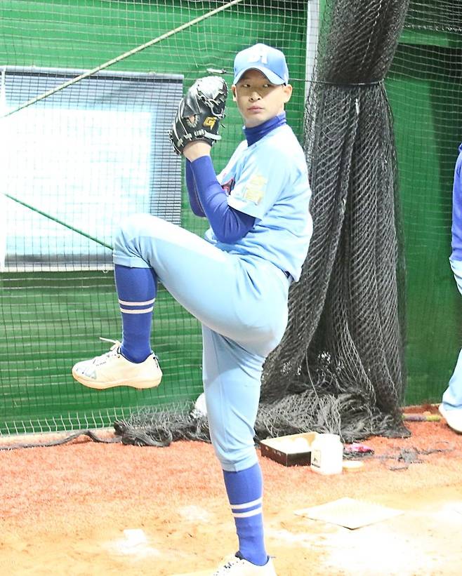 부산고 2학년 우완 파이어볼러 김진욱. 사진=전상일 기자