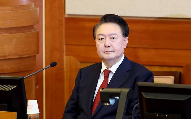 윤석열 대통령, 3차 변론 출석
    (서울=연합뉴스) 윤석열 대통령이 21일 오후 서울 종로구 헌법재판소에서 열린 탄핵심판 3차 변론에 출석해 있다. 2025.1.21 [사진공동취재단]
    photo@yna.co.kr
(끝)


<저작권자(c) 연합뉴스, 무단 전재-재배포, AI 학습 및 활용 금지>