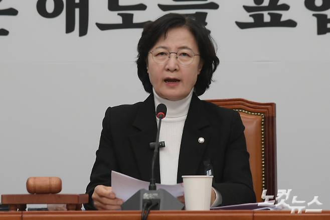 2일 서울 여의도 국회의에서 열린 더불어민주당 윤석열내란진상조사단 회의에서 추미애 단장이 발언을 하고 있다. 윤창원 기자