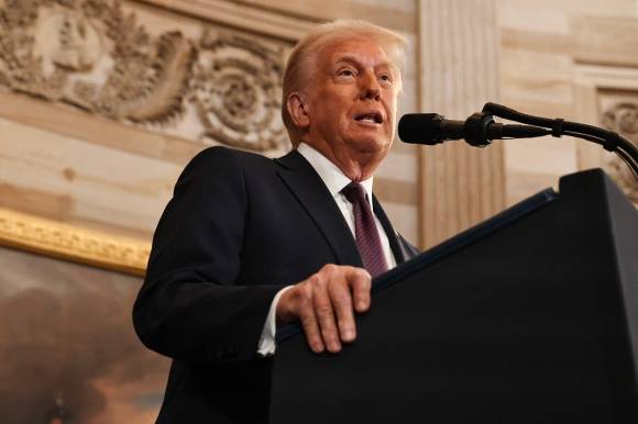 도널드 트럼프 미국 대통령이 20일(현지시간) 워싱턴DC 의회의사당 로툰다홀에서 열린 제60회 대통령 취임식에서 연설하고 있다. 2025.1.20 AFP 연합뉴스