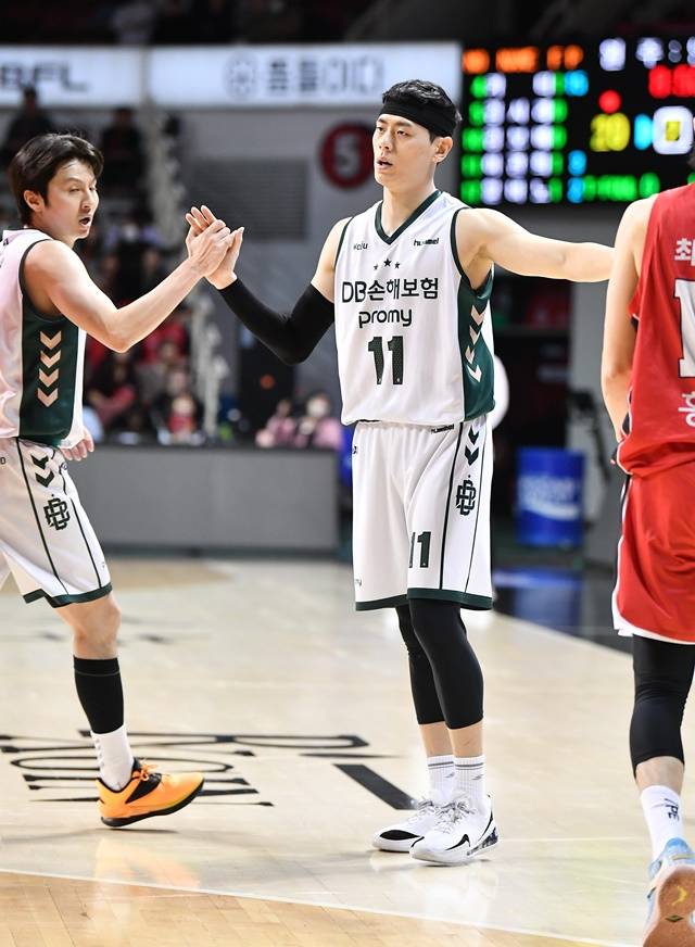 이관희(가운데). /사진=KBL 제공