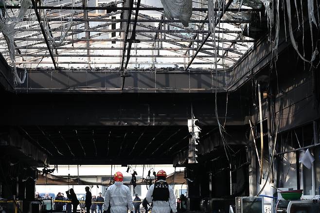 새까맣게 탄 격포항수산시장 [촬영 나보배]