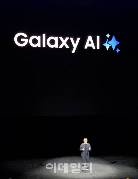 2일 미국 새너제이 SAP센터에서 ‘갤럭시 언팩 2025’가 개최됐다. 노태문 삼성전자 MX 사업부장(사장)이 발표를 하고있다(사진=윤정훈 기자)