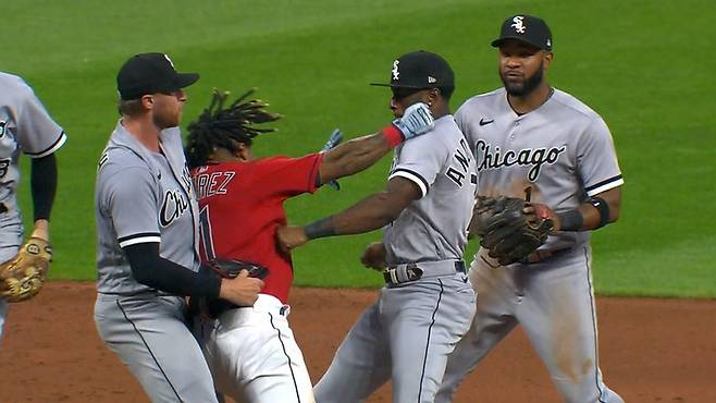 (그 유명한 호세 라미레즈가 팀 앤더슨을 KO 시키는 장면이다)