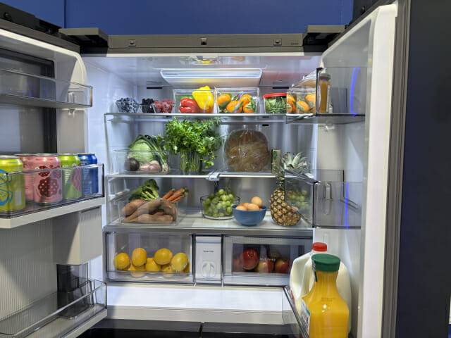 갤럭시S25의 AI 기능은 냉장고 식재료를 분석해서 레시피를 추천해주는 기능까지 지원한다. (사진=지디넷코리아)