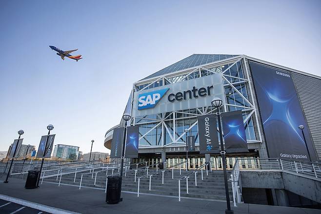 21일(현지시간) 미국  캘리포니아주 새너제이 ‘SAP 센터’의 갤럭시 언팩 행사장 전경. [삼성전자 제공]