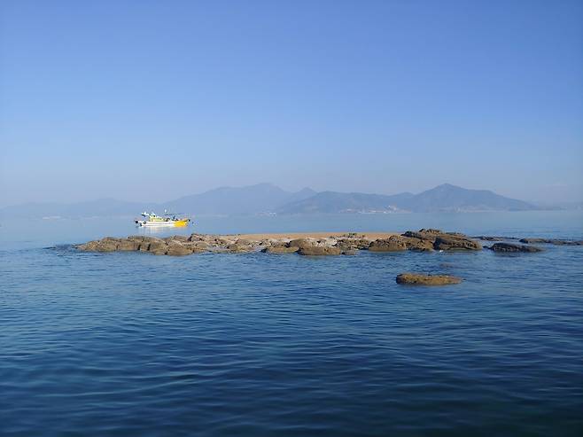 등표가 설치될 사천시 서포면 향기도 일대 간출암 [마산지방해양수산청 제공. 재판매 및 DB 금지]