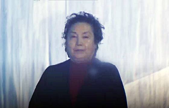 장영자 씨가 지난 2019년 사기혐의로 구속돼 서울중앙지법에서 열린 공판에 출석하고 있다. 〈사진=JTBC 방송화면 캡처〉