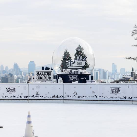 The outdoor ice rink at Grand Hyatt Seoul in Yongsan District, central Seoul [GRAND HYATT SEOUL]