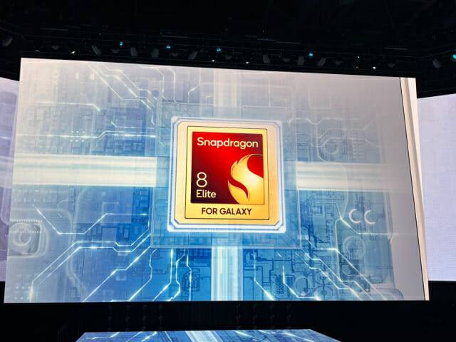 갤럭시S25 시리즈에는 '갤럭시용 스냅드래곤 8 엘리트'가 탑재됐다. 22일(현지시간) 갤럭시 언팩 현장. (사진=지디넷코리아)