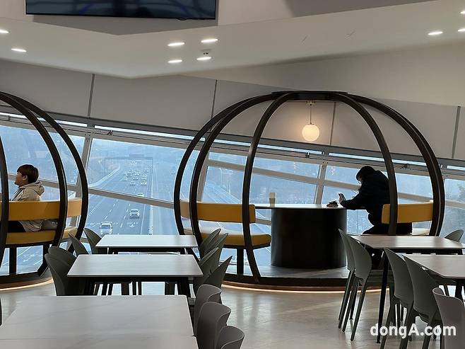 처인휴게소 2층 푸드코트