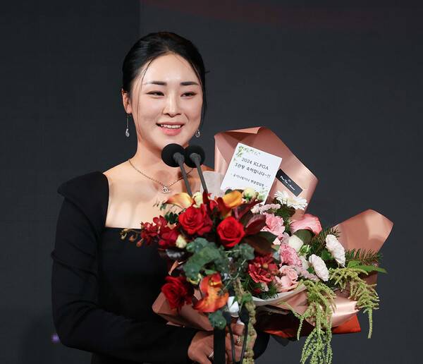 2025시즌 미국여자프로골프(LPGA) 투어 신인으로 데뷔하는 2024년 한국여자프로골프(KLPGA) 상금왕 및 대상 주인공 윤이나 프로. 사진제공=KLPGA
