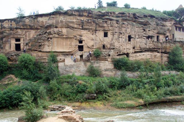 홍석협 서쪽 절벽에서 바라본 동쪽 절벽. ⓒ최종명